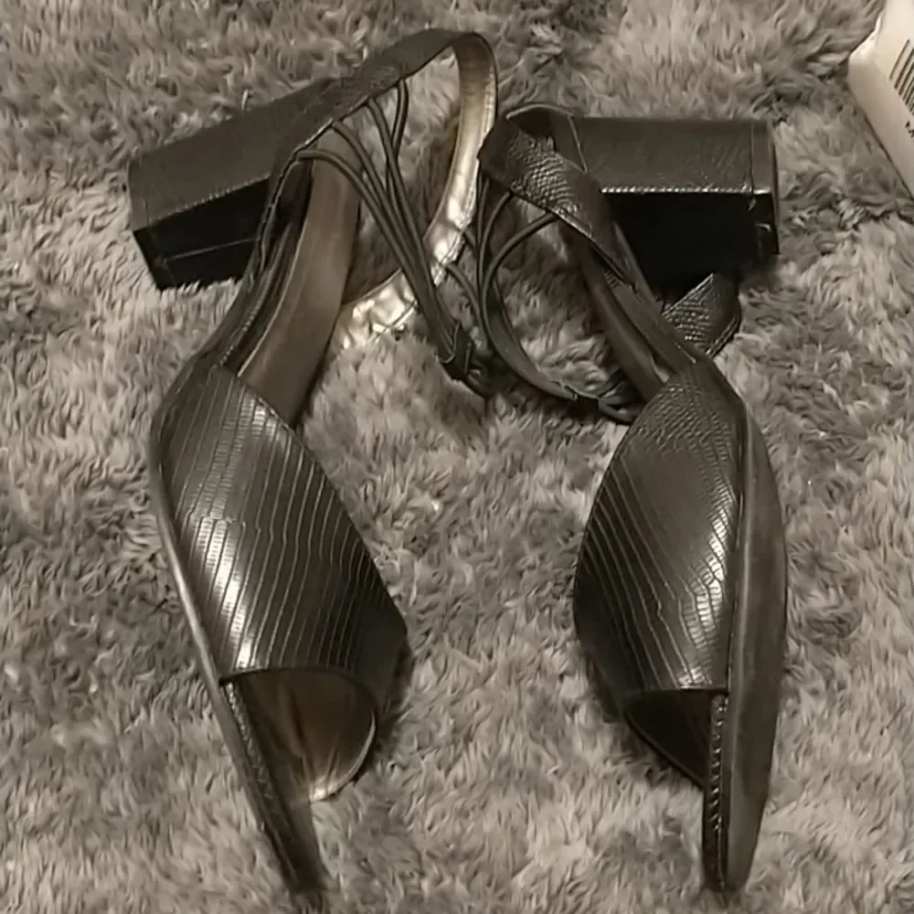 Angel Steps Black Textured Peep Toe Sandals! - Picture 7 of 13